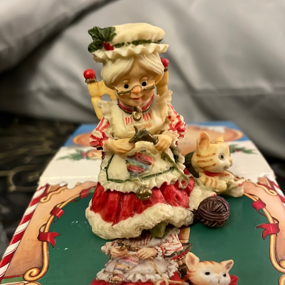 Enesco Mrs. Claus